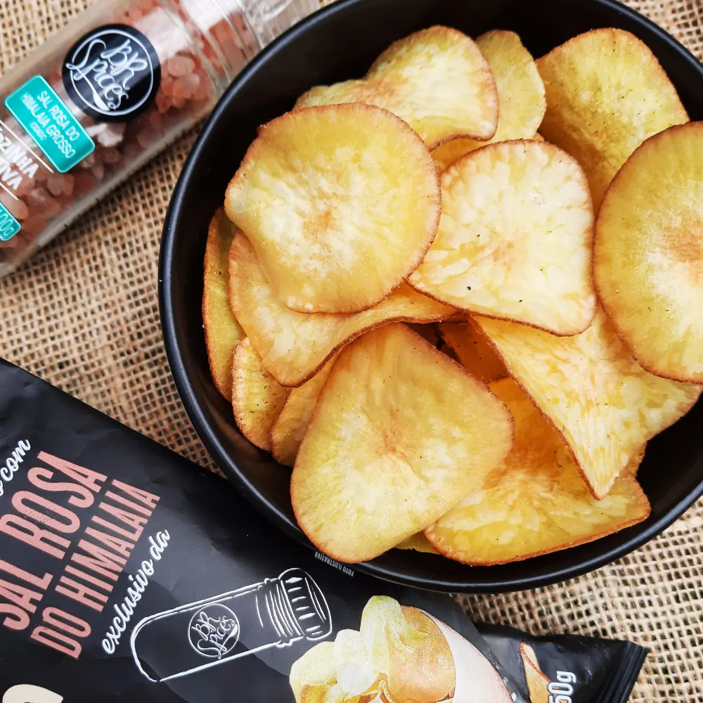 Chips de Mandioca Sem Glúten Belive temperados com Sal Rosa do Himalaia